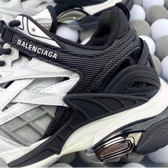 Black grey and white - Picture 4 of 7